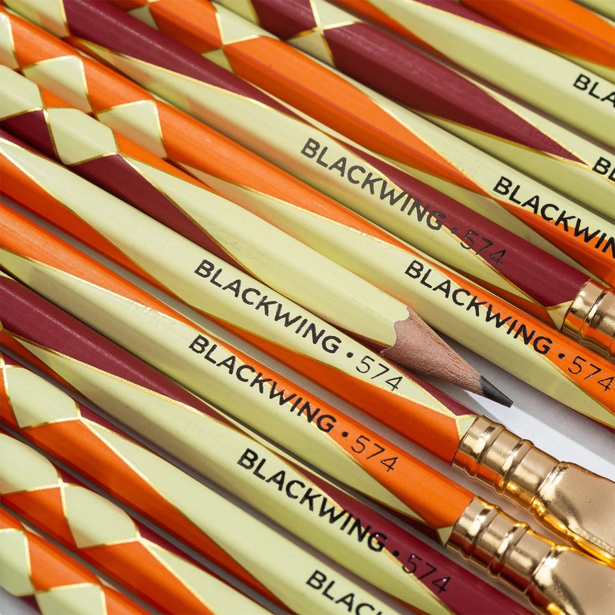 BLACKWING® Volume 574 Σετ 12 Ξύλινα Μολύβια με Γόμα